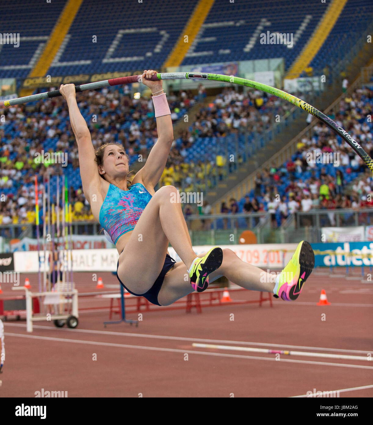 Women's Pole Vault Stock Photo Alamy