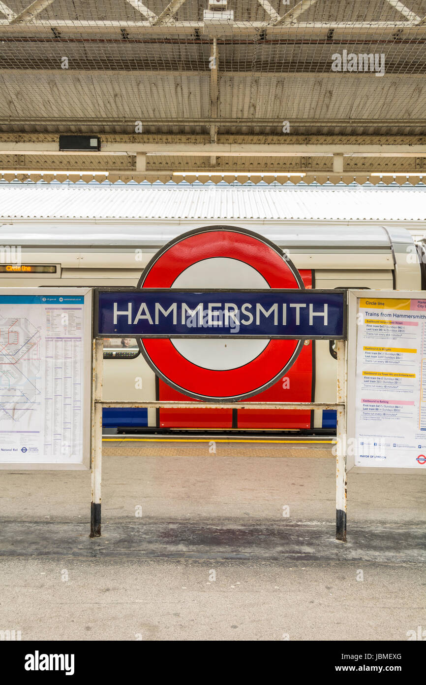 Hammersmith and city line underground hires stock photography and
