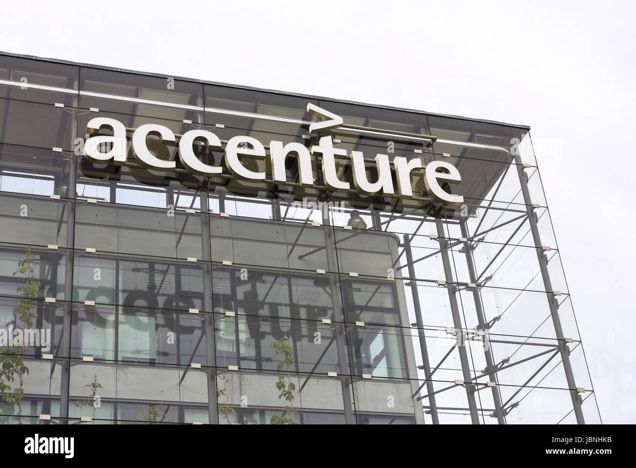 Accenture France Accenture headquarters hi-res stock photography and images - Alamy