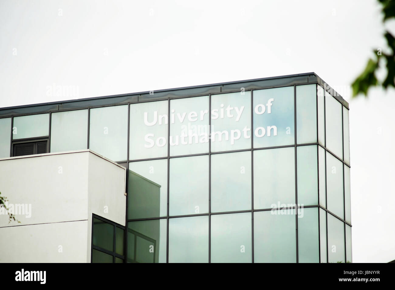 University of Southampton building on Highfield campus with the University logo in 2017, Southampton, UK Stock Photo
