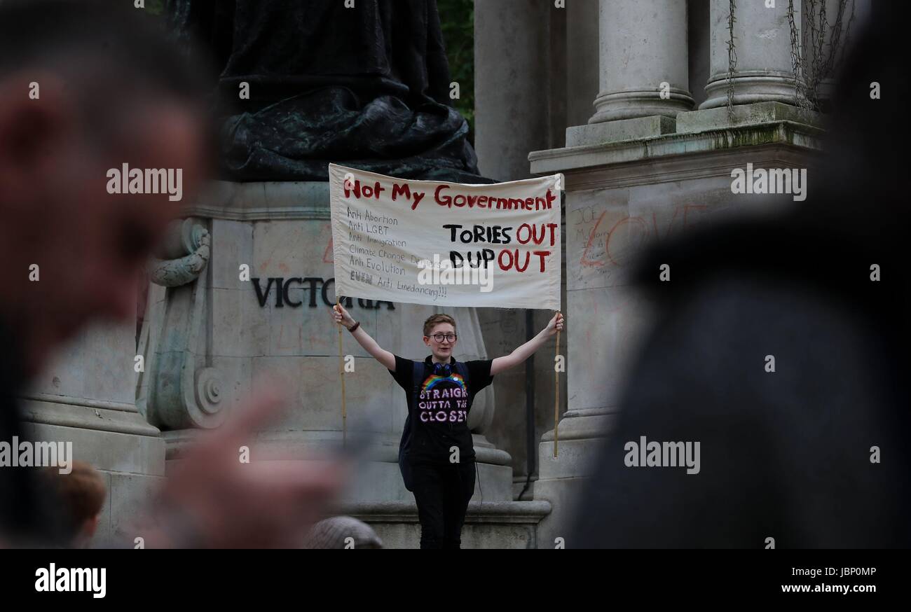 Holding protest sign hi-res stock photography and images - Alamy