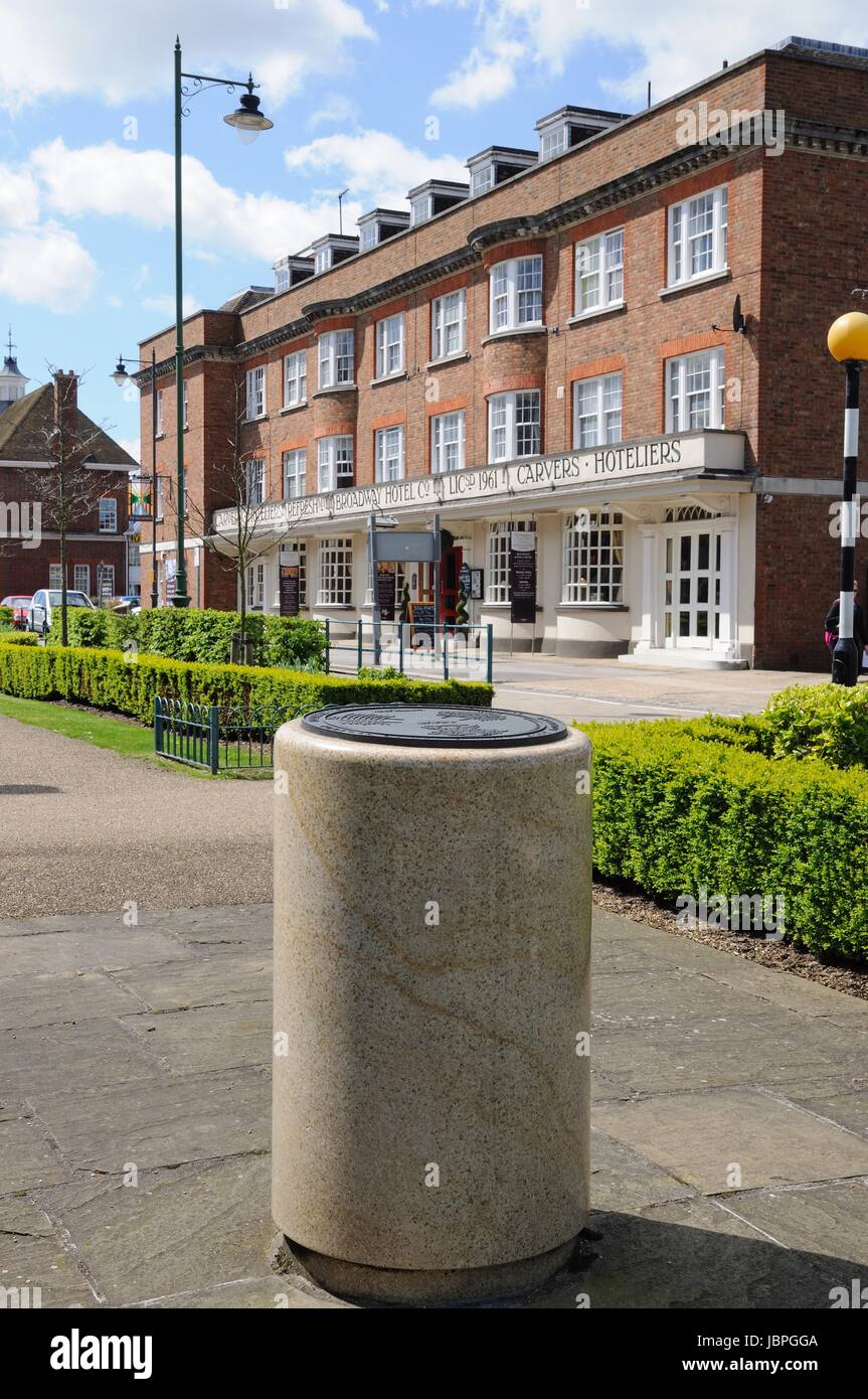 The Broadway Hotel & Carvery , Letchworth Garden City, Hertfordshire,  opened in 1961 and was Letchworth’s first licensed premises. Stock Photo