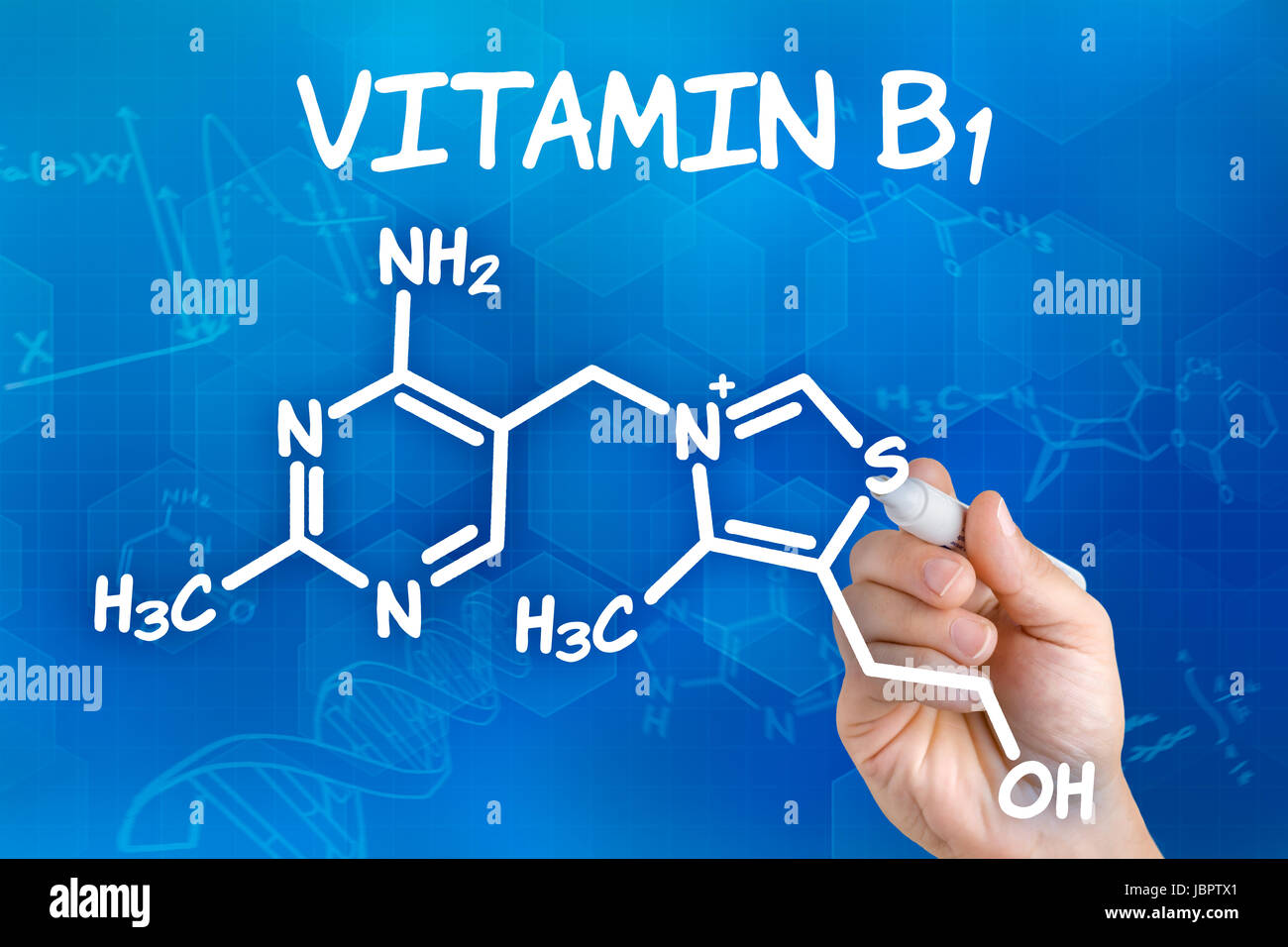 Hand chemische Strukturformel von Vitamin B1 Stock Photo Alamy