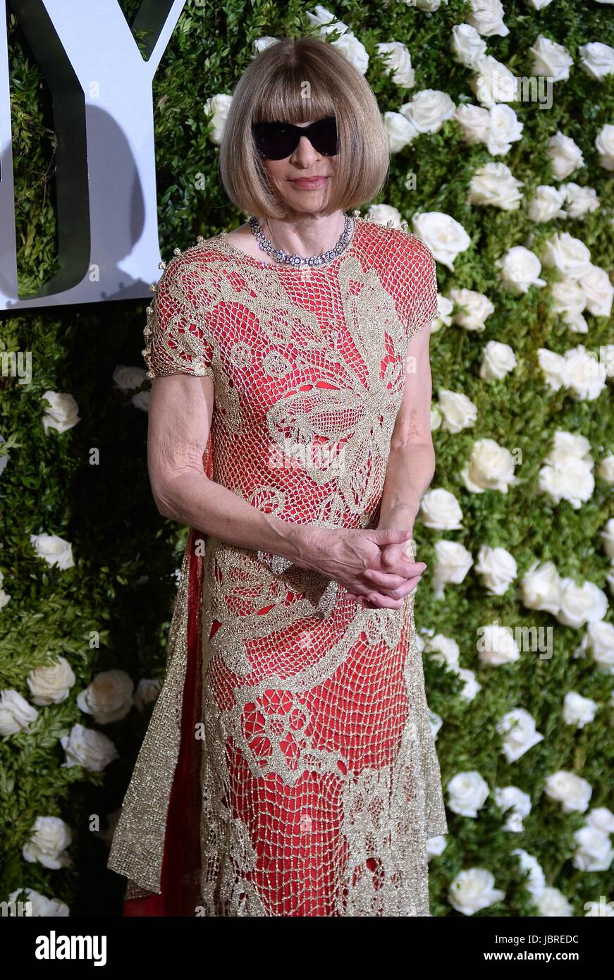 New York, NY, USA. 11th June, 2017. Anna Wintour at arrivals for 71st Annual Tony Awards - Arrivals, Radio City Music Hall, New York, NY June 11, 2017. Credit: Kristin Callahan/Everett Collection/Alamy Live News Stock Photo