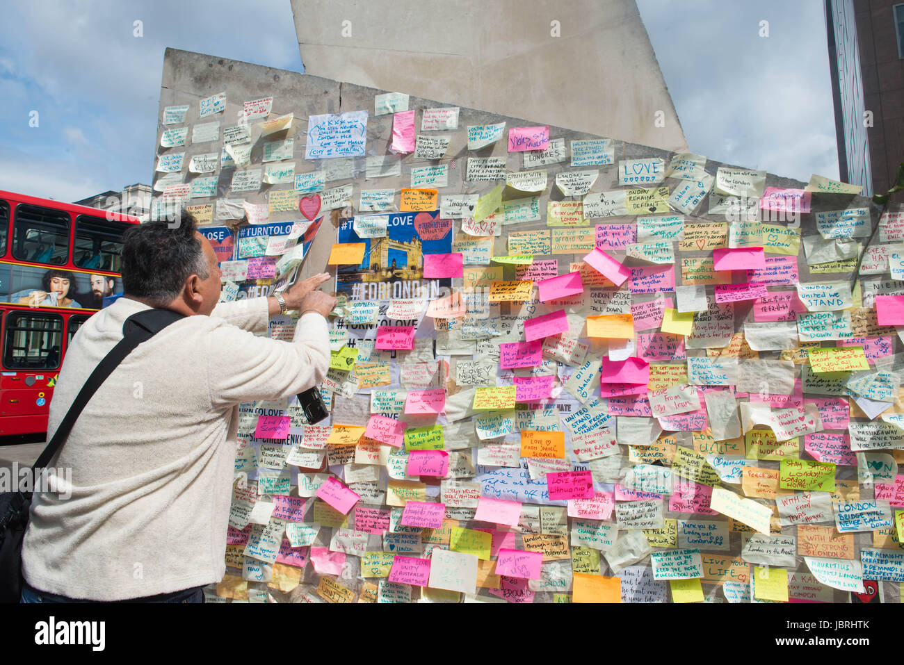 London, UK. 12th June, 2017. Messages of support and condolence are ...