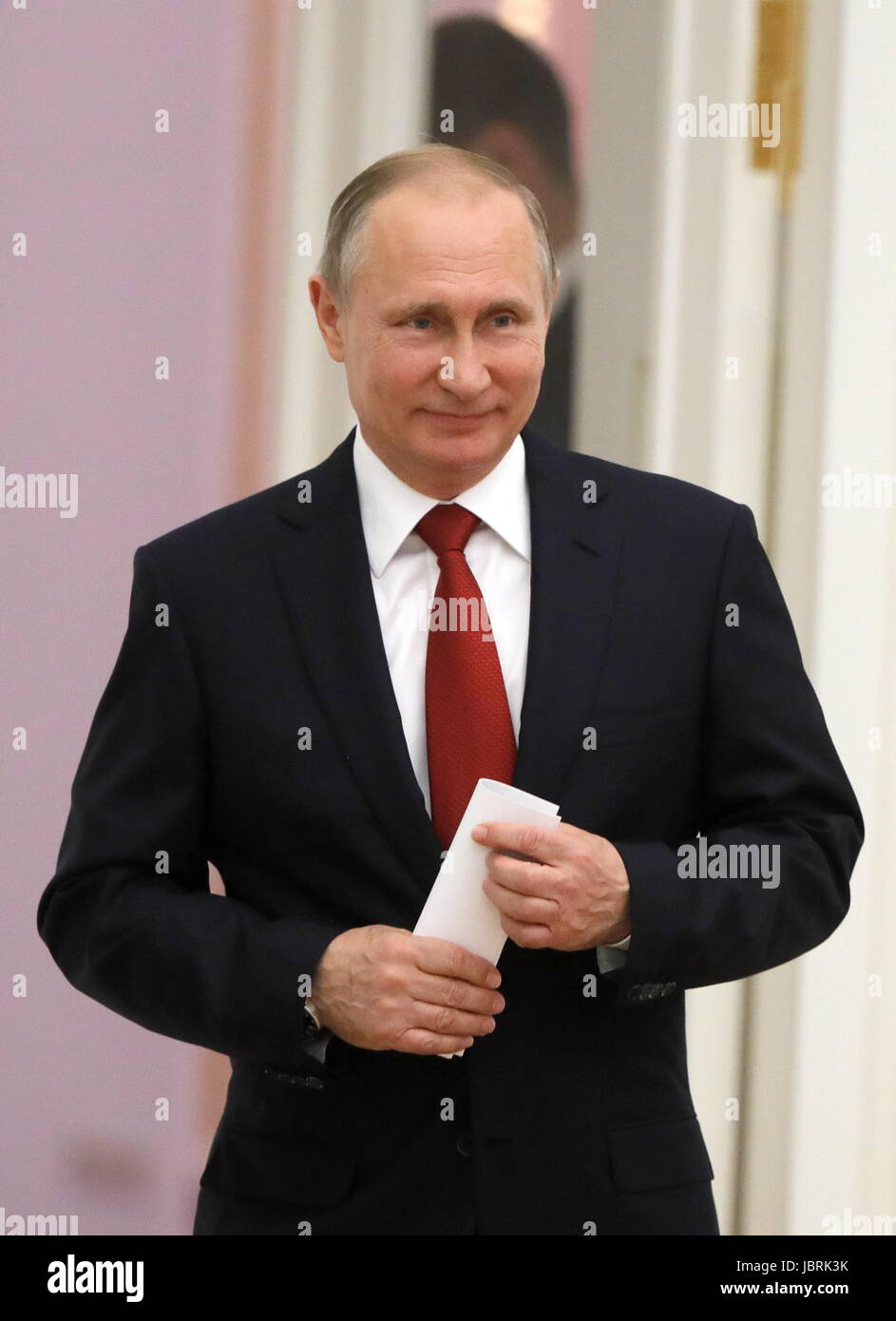 Vladimir Putin presented a Russian passport to Steven Sigalu 25.11.2016 5 Vladimir Putin presented a Russian passport to Steven Sigalu 25.11.2016 17