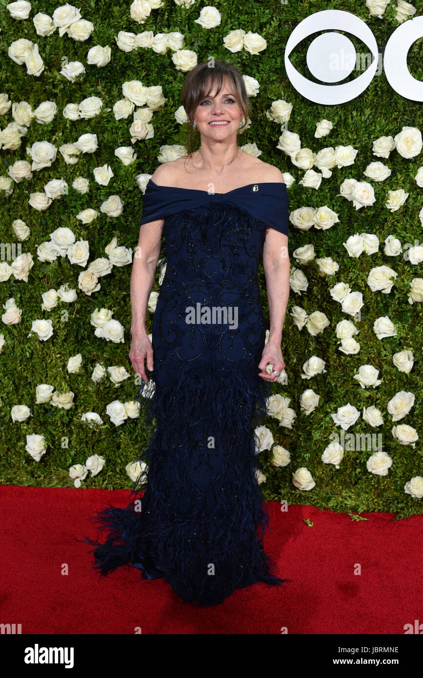 New York, USA. 11th Jun, 2017. Sally Field attends the 2017 Tony Awards at Radio City Music Hall on June 11, 2017 in New York City. Credit: Erik Pendzich/Alamy Live News Stock Photo