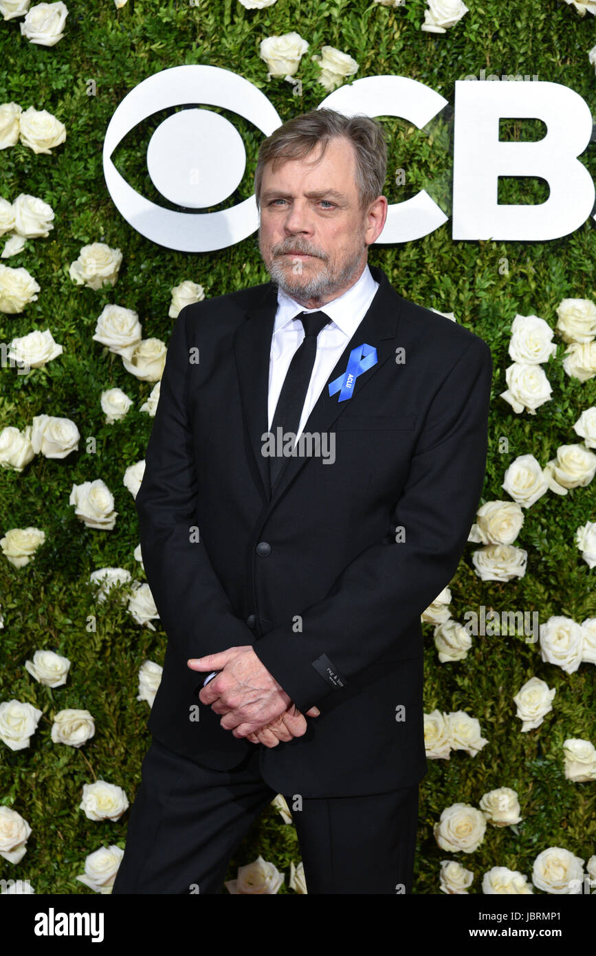 New York, USA. 11th Jun, 2017. Mark Hamill attends the 2017 Tony Awards at Radio City Music Hall on June 11, 2017 in New York City. Credit: Erik Pendzich/Alamy Live News Stock Photo