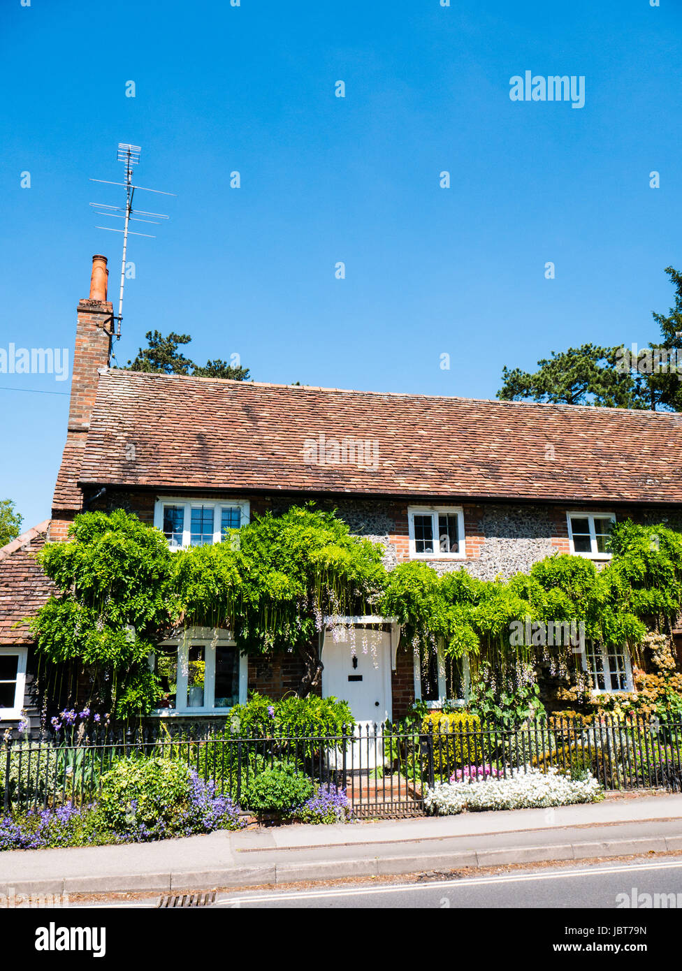 Bridge Cottage, GoringonThames, Oxfordshire, England, UK, GB Stock