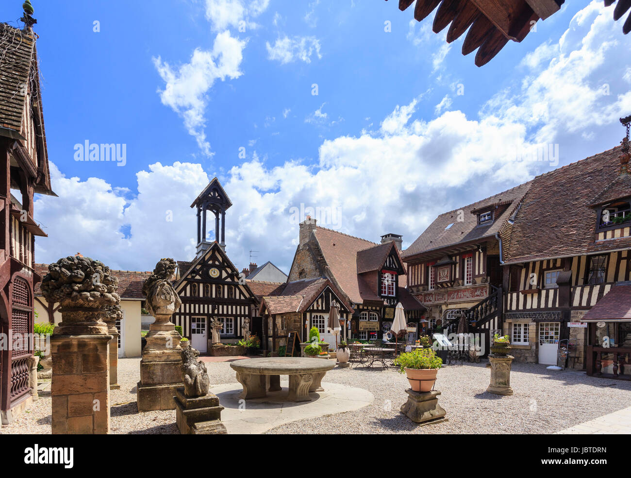Village Guillaume Le Conquerant Dives Sur Mer Village dart guillaume le conquerant hi-res stock photography and images -  Alamy