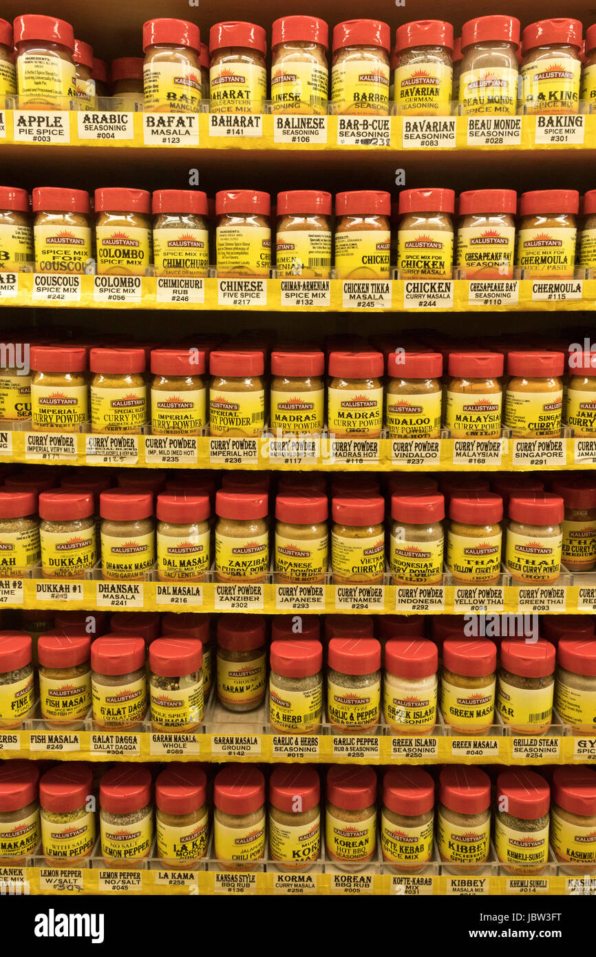 Spice spices store shelves hi-res stock photography and images - Alamy
