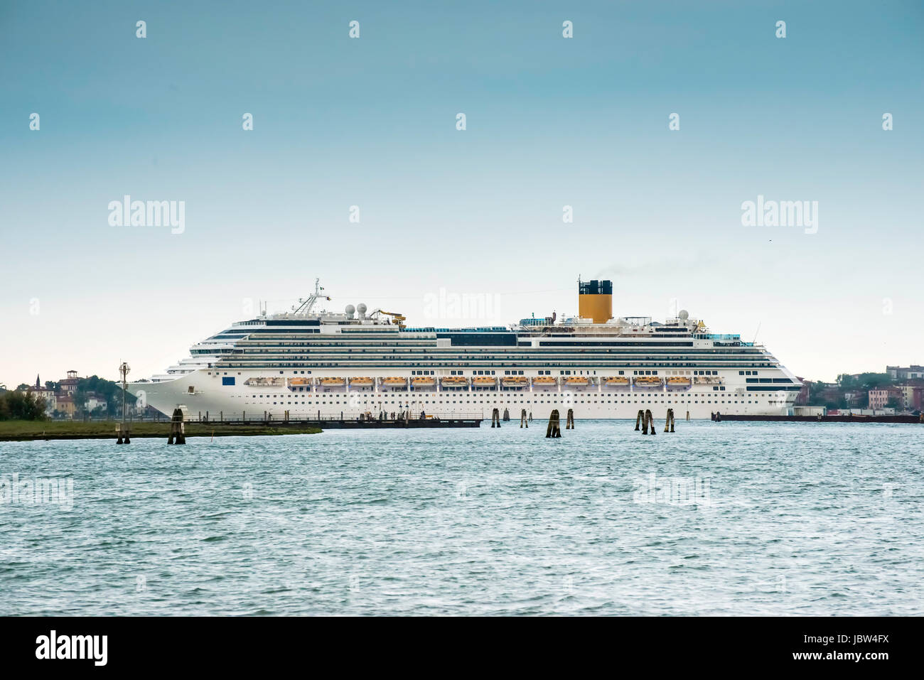 Modern cruise ship venice hi-res stock photography and images - Alamy