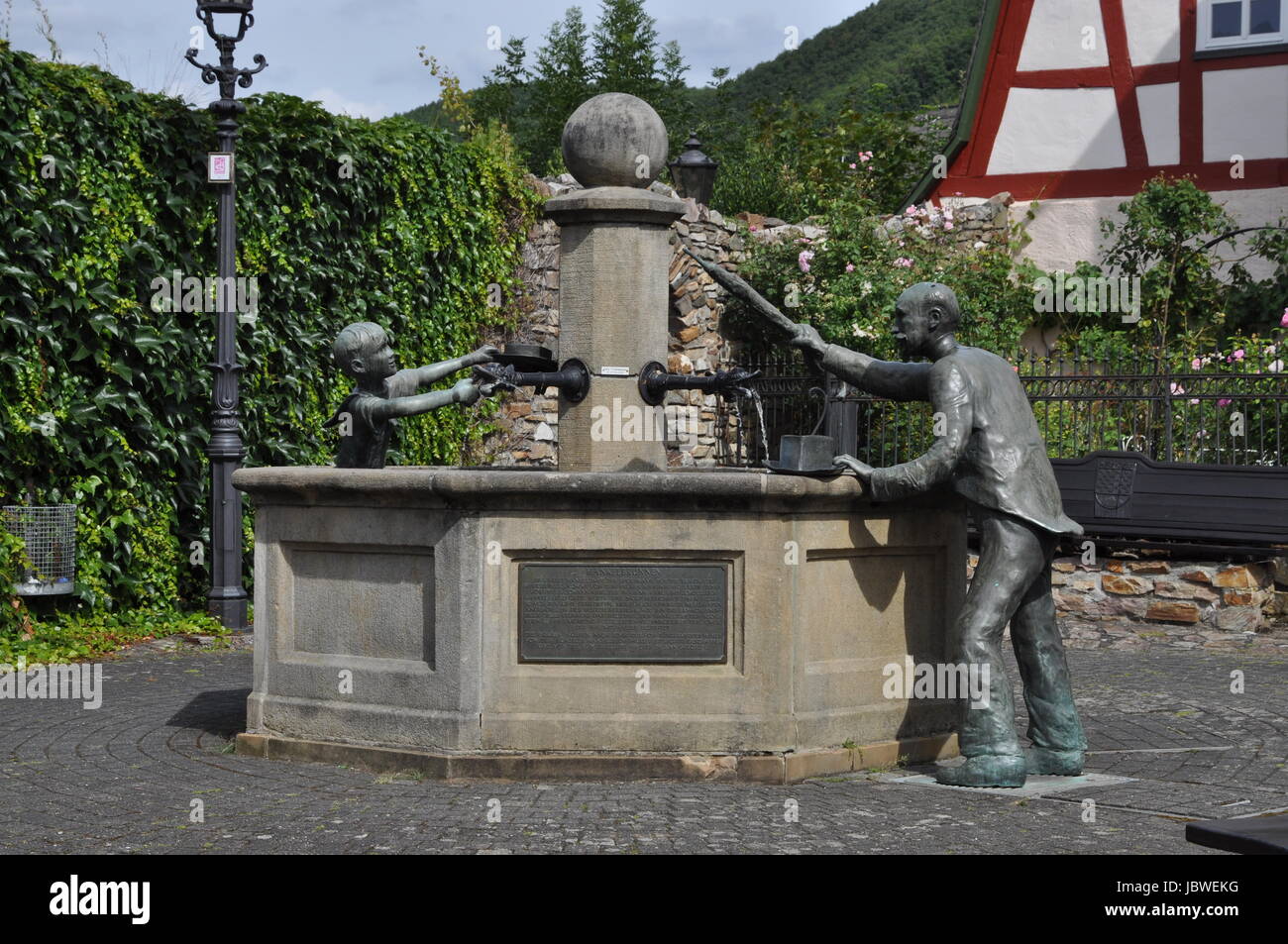 hankelbrunnen, brunnen, Fachwerkhaus, Herrstein, Hunsrück, fachwerk, altstadt, dorf, malerisch, künstlerdorf, rheinland-pfalz, deutschland, Stock Photo