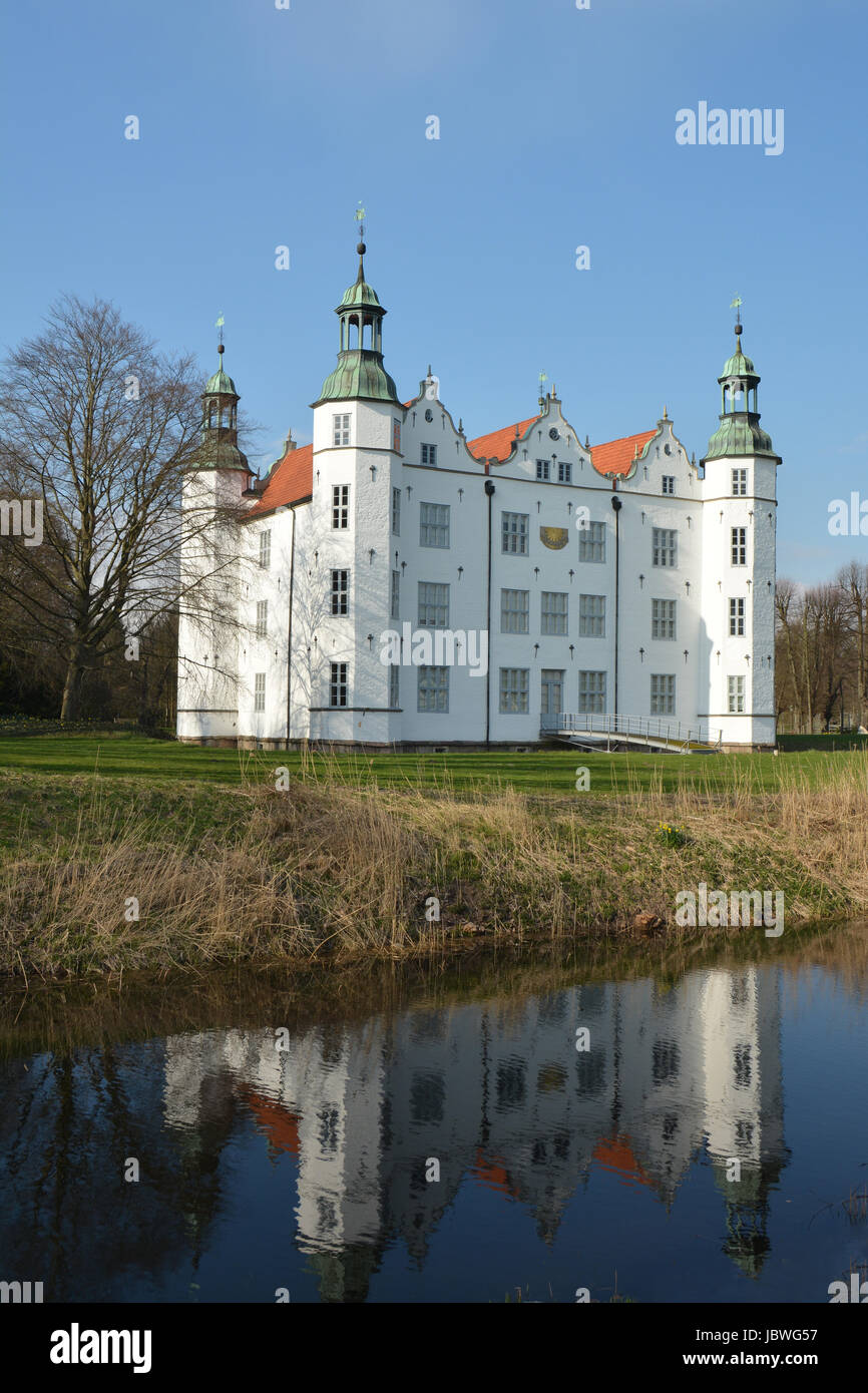 Schloss ahrensburg germany hires stock photography and images Alamy