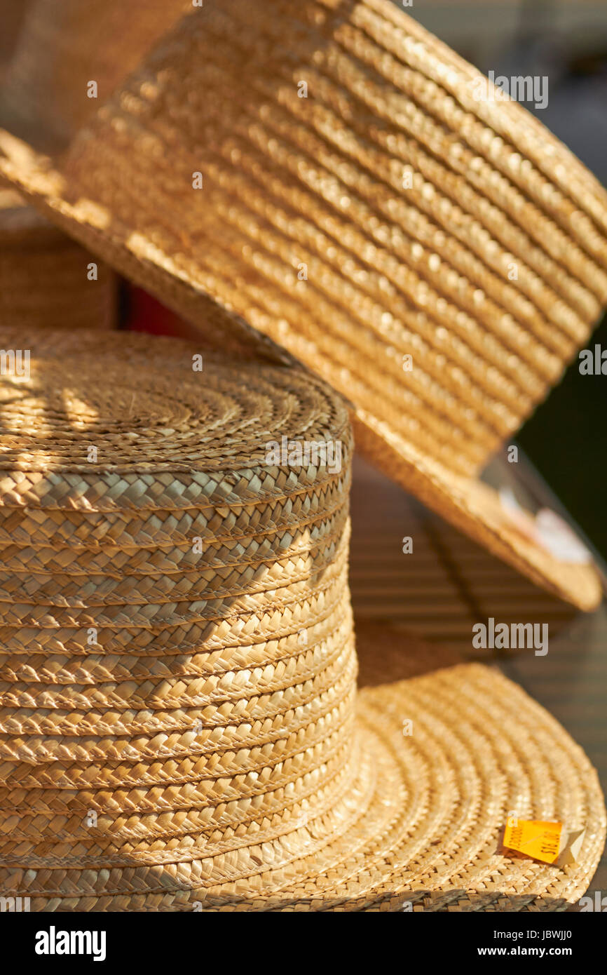 Straw hat amish hires stock photography and images Alamy