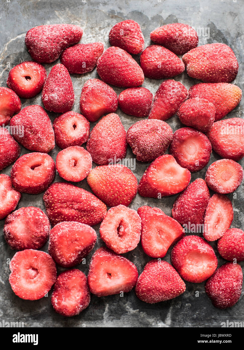 Fruit pattern half strawberries hi-res stock photography and images - Alamy