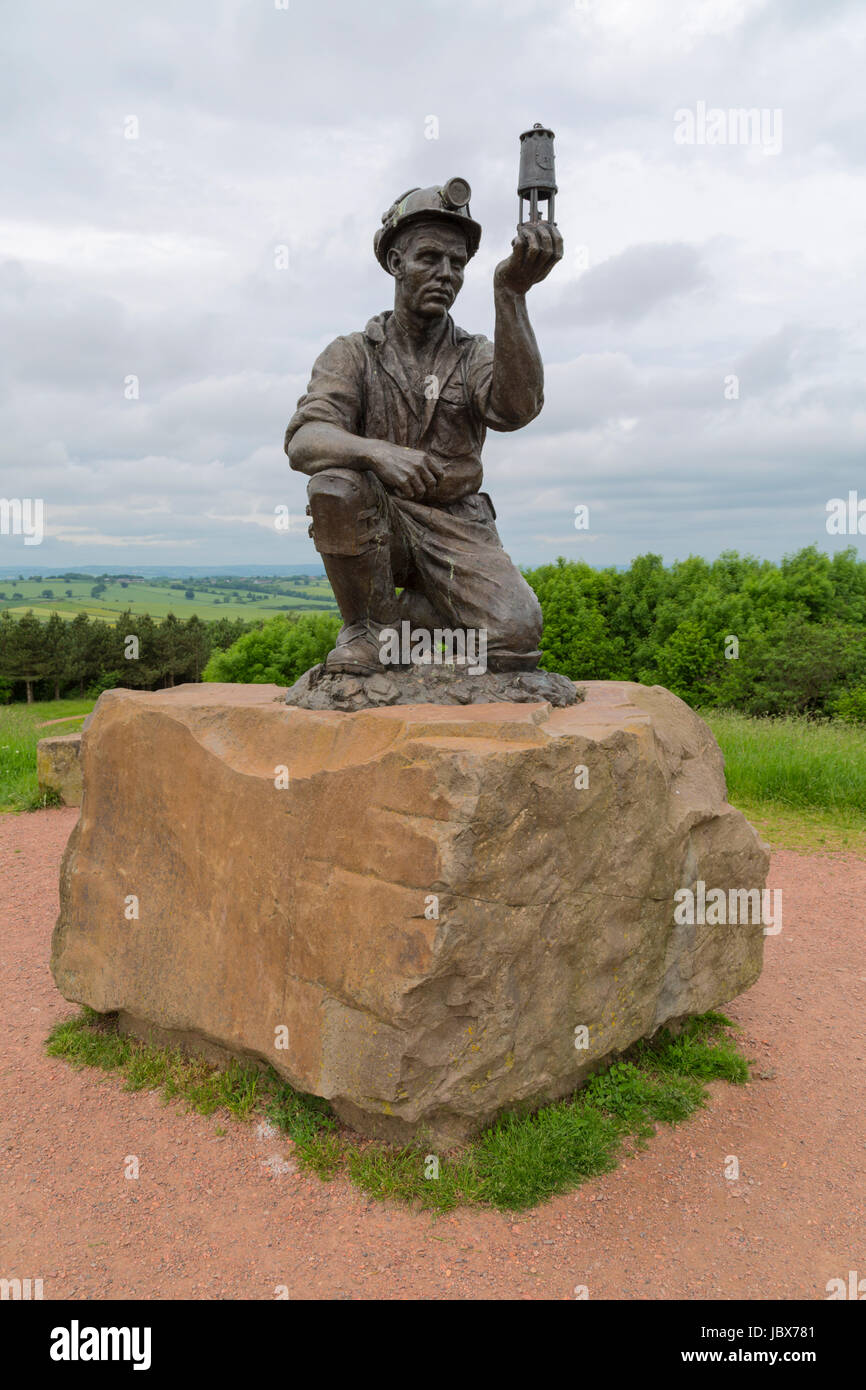 TESTING FOR GAS STATUE AT SILVERHILL IN NOTTINGHAMSHIRE Stock Photo