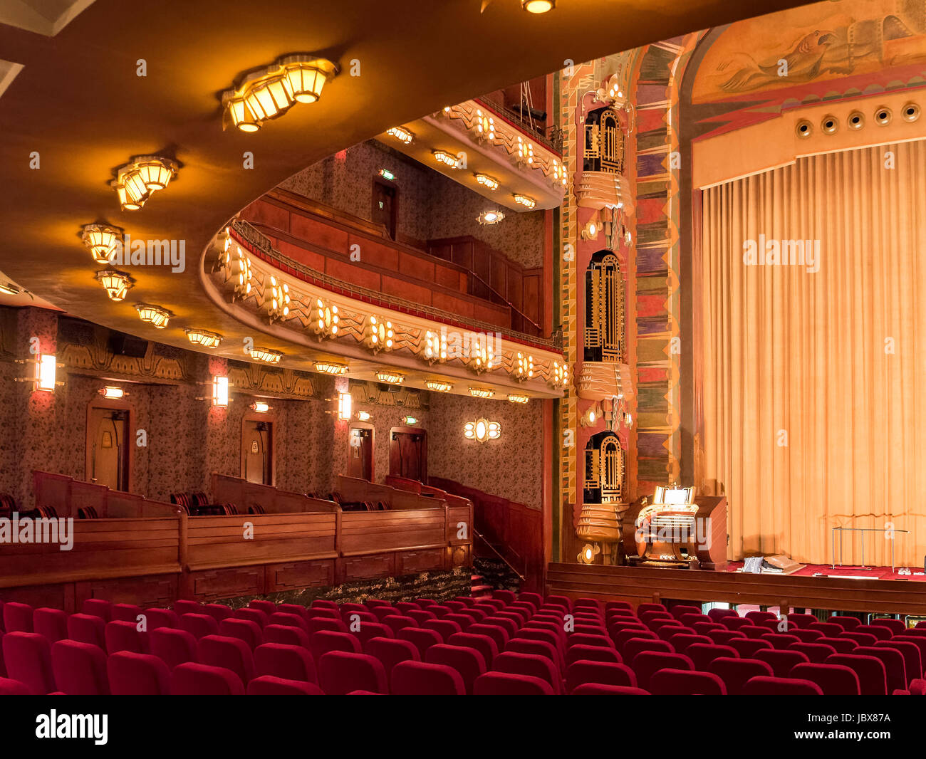 art nouveau cinema Tuschinski, Reguliersbreestraat 26, Amsterdam