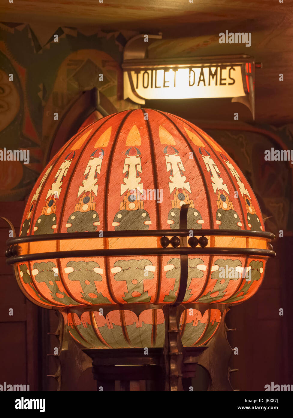 art nouveau cinema Tuschinski, Reguliersbreestraat 26, Amsterdam