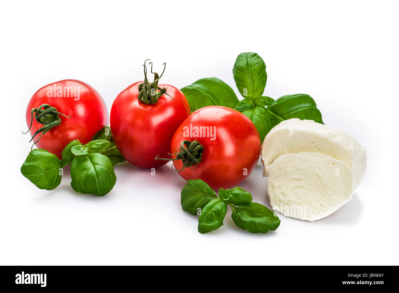 Tomate Mozzarella mit frischem Basilikum Stock Photo - Alamy
