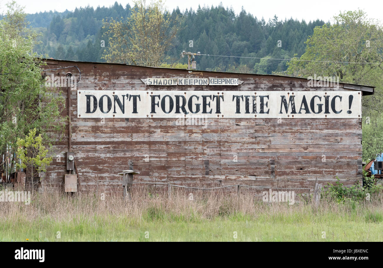 'Don't forget the memories' sign on a building in Mendocino County, California. Stock Photo