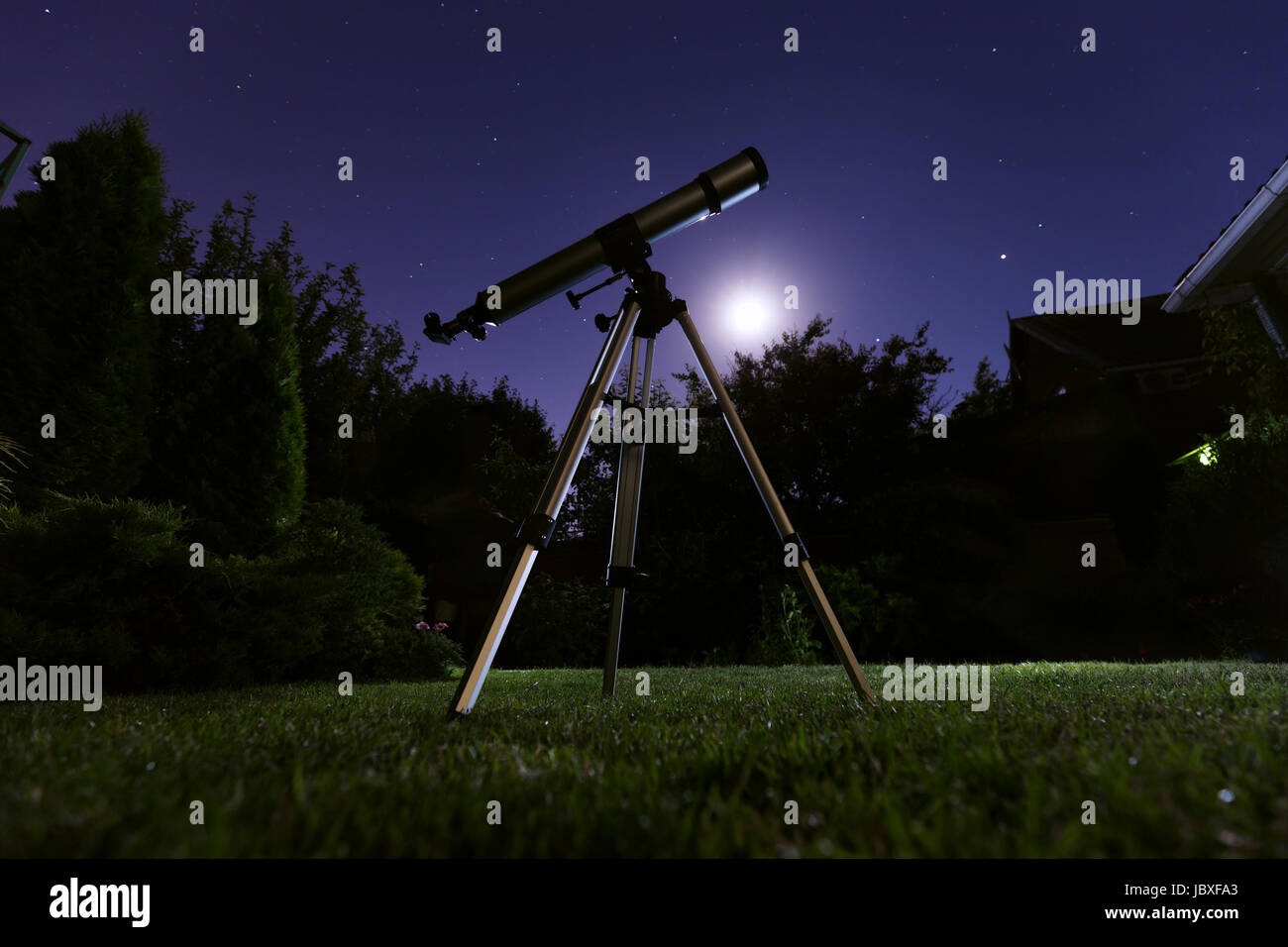 Telescope night hi-res stock photography and images pic