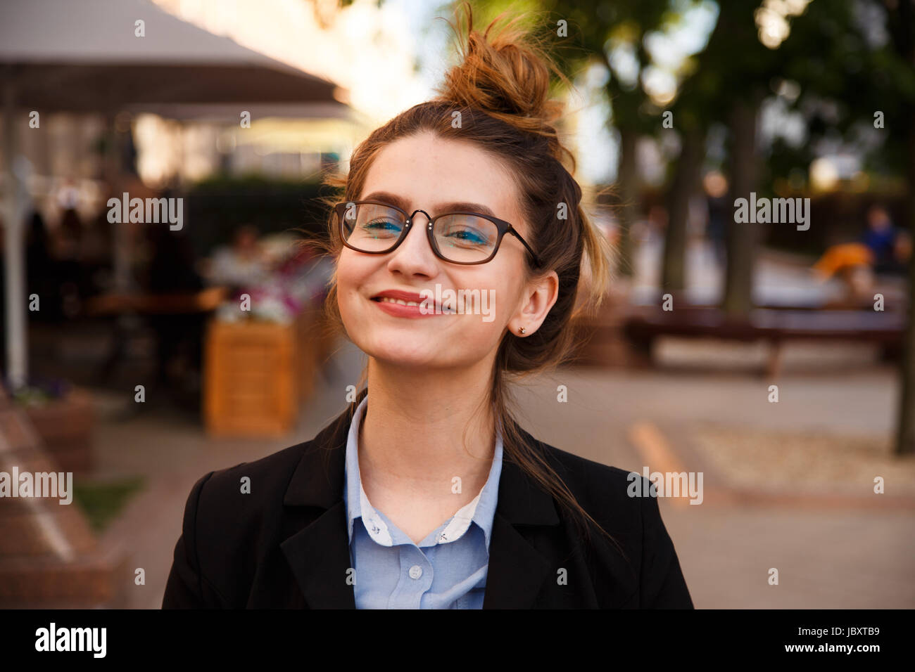 Business woman suit hi-res stock photography and images - Alamy