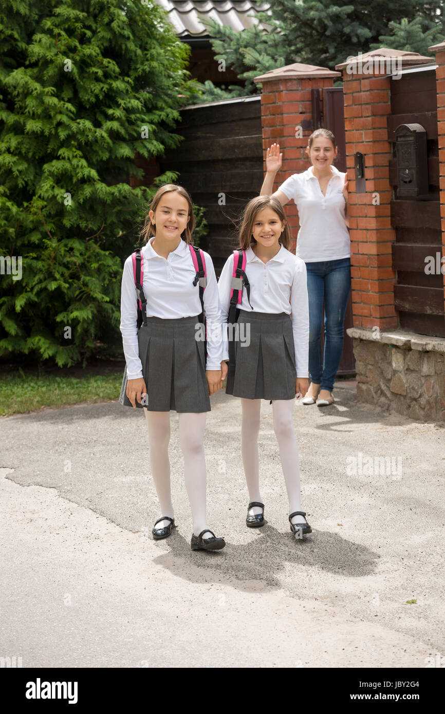 Daughter schoolgirl. красивые девушки школьницы. Daughter schoolgirl. ава элизабет делонг. литтл middle school.