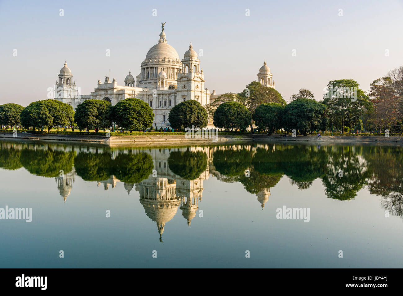 The Victoria Memorial, established in 1922, mirroring in a water pool Stock Photo
