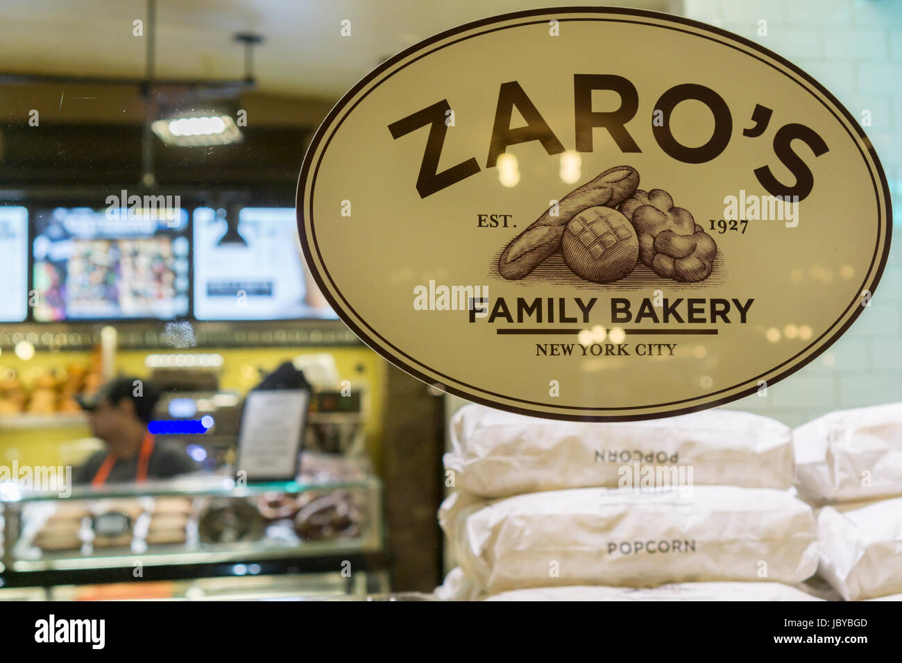 A Zaro's bakery store in Grand Central Terminal in New York on Thursday, June 8, 2017. The bakery, founded in the Bronx recently celebrated 40 years serving commuters in Grand Central Terminal. Zaro's is a family-owned company founded in the Bronx in New York in 1927. (© Richard B. Levine) Stock Photo
