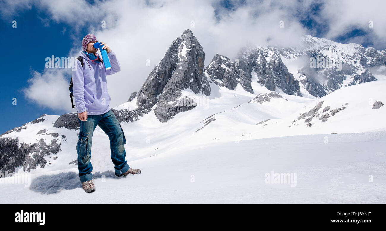 Mountain climber and oxygen hires stock photography and images Alamy