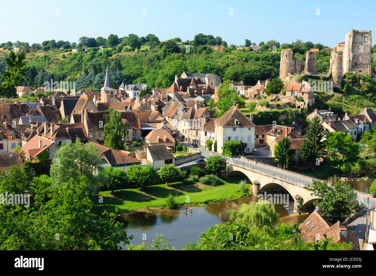 France, Allier (03), Hérisson, le village et la rivière l'Aumance ...