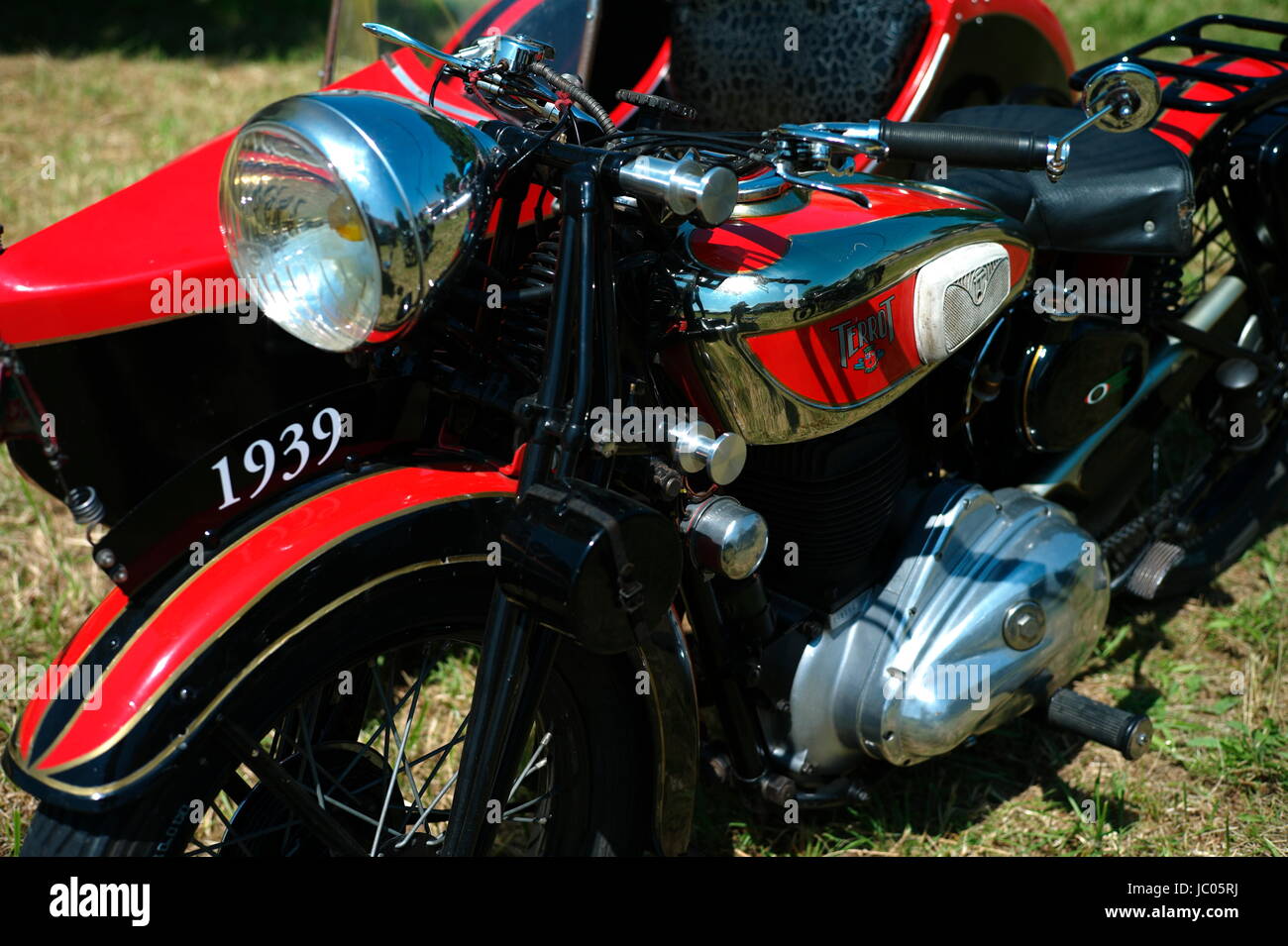 FRANCE - CLASSIC TERROT 1939 SIDE CAR- FRENCH MOTOR BIKE - FRENCH RETRO - FRENCH VINTAGE © Frédéric BEAUMONT Stock Photo