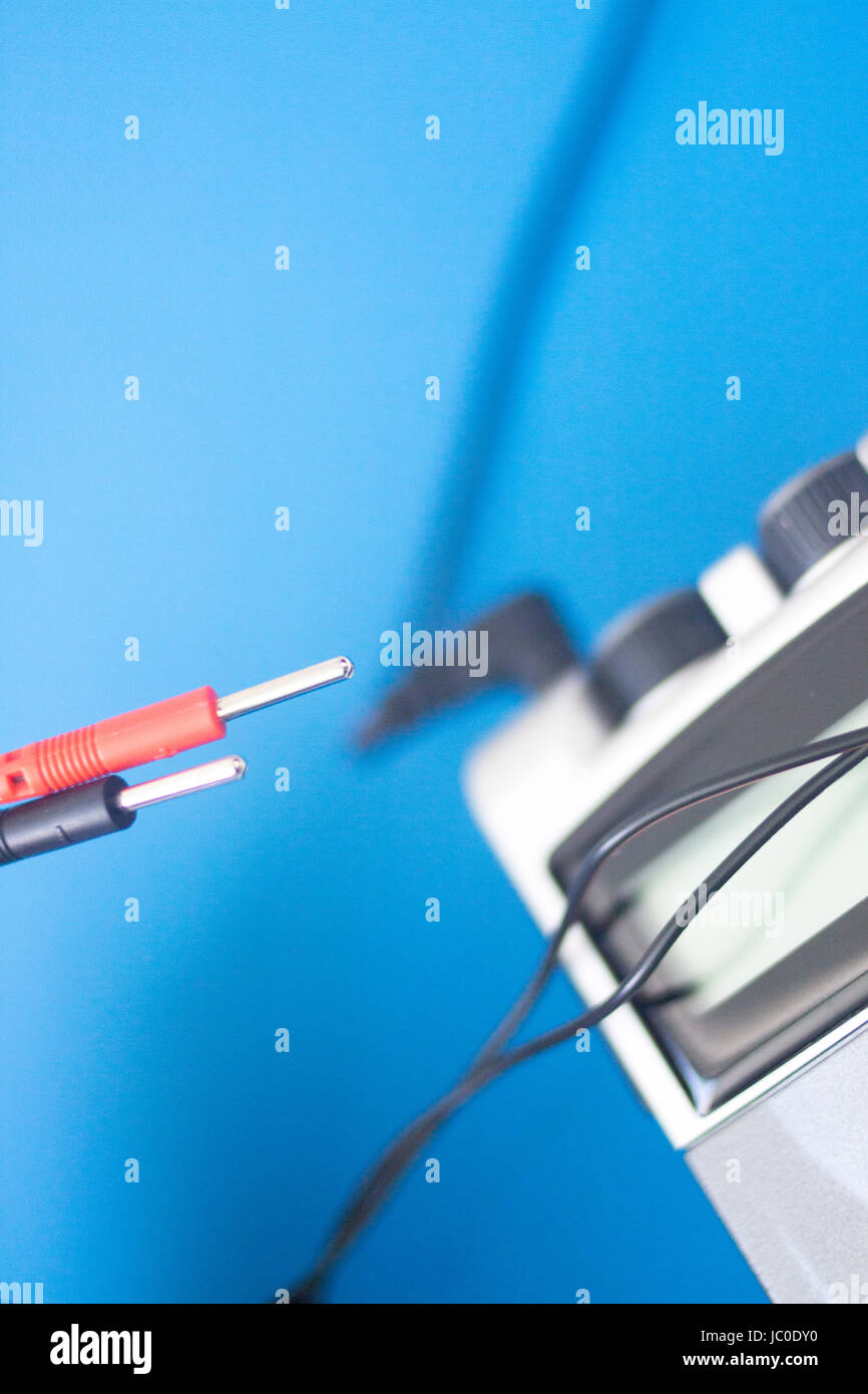 Physical therapy mecical clinic physiotherapy electrical impulse shock treatment for leg injury