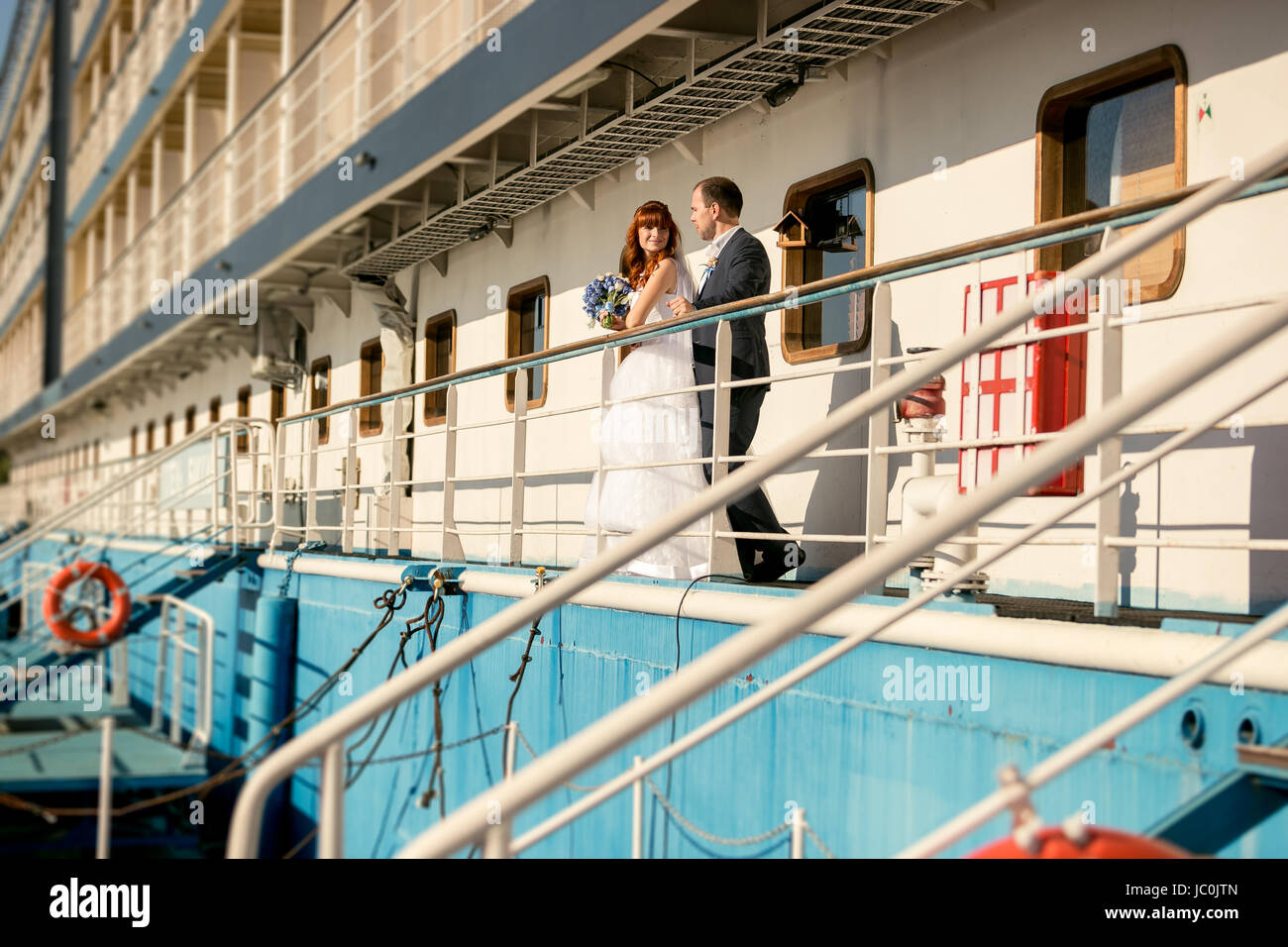 Girl standing ship deck looking hi-res stock photography and images - Alamy