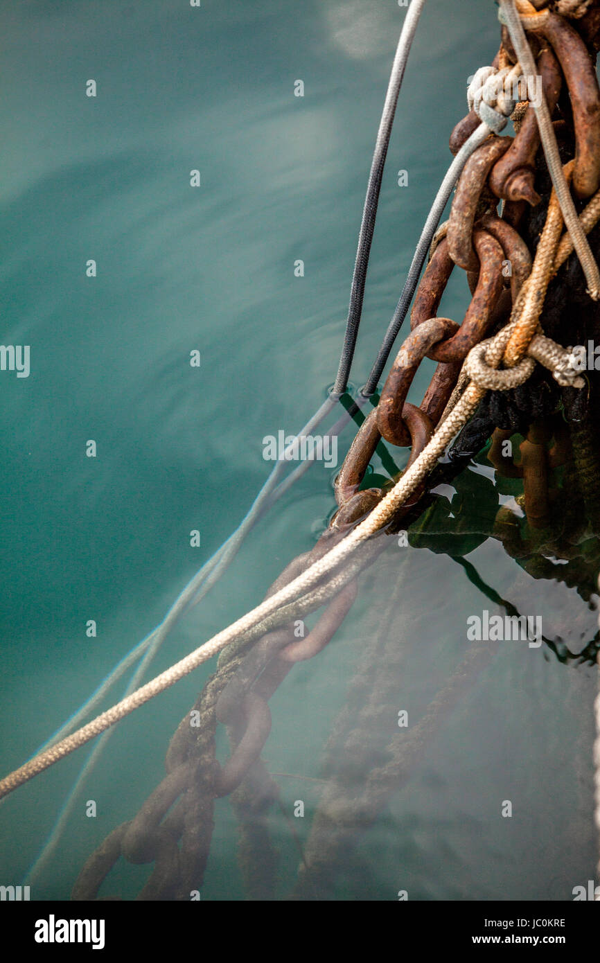 Ship mooring ropes winch hires stock photography and images Alamy
