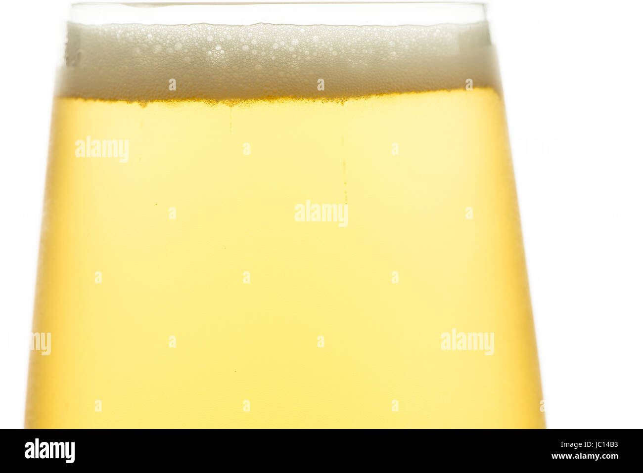 Nahaufnahme Bier mit Schaum im Glas Stock Photo