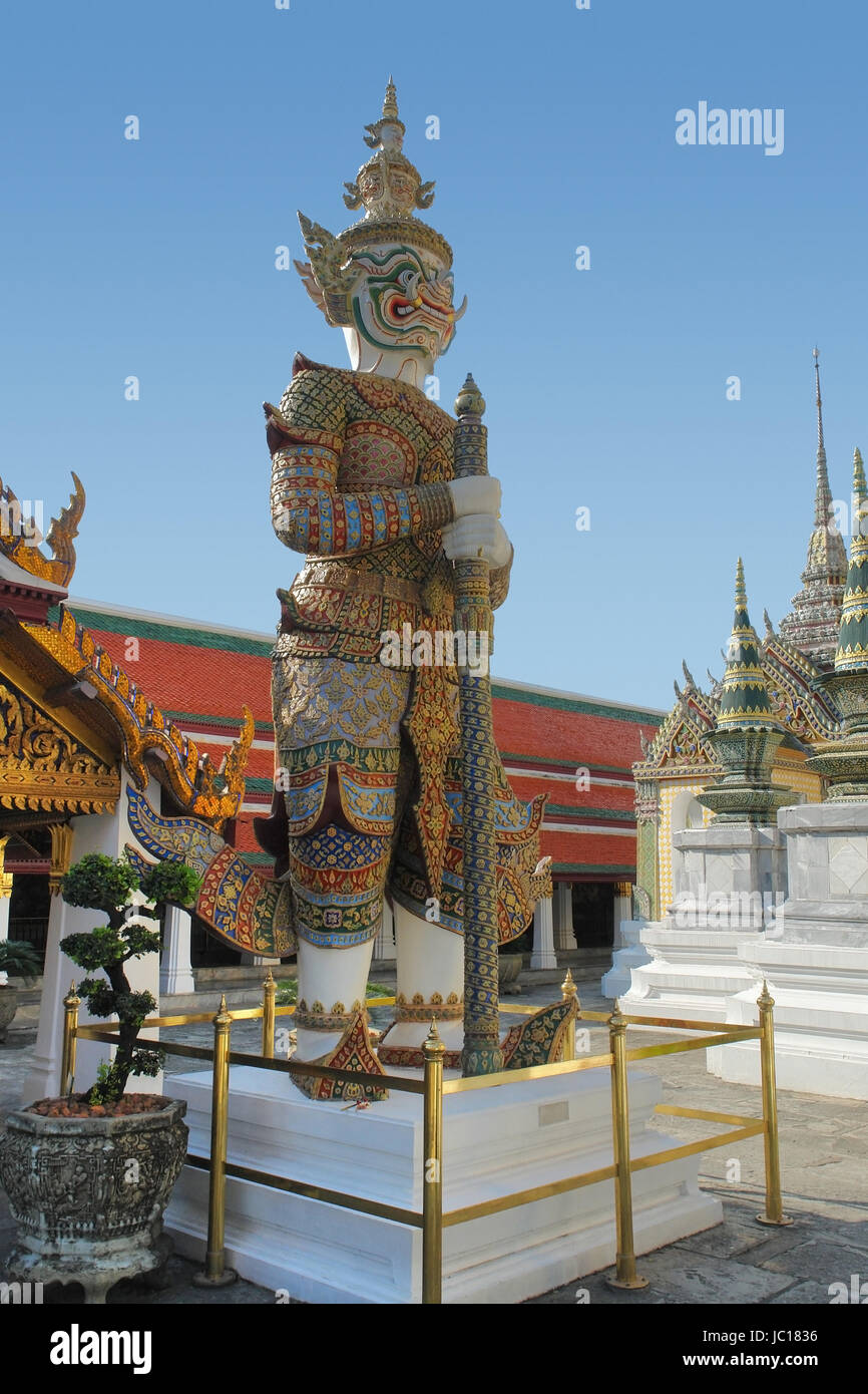 sculpture at the Grand Palace in Bangkok, Thailand Stock Photo - Alamy