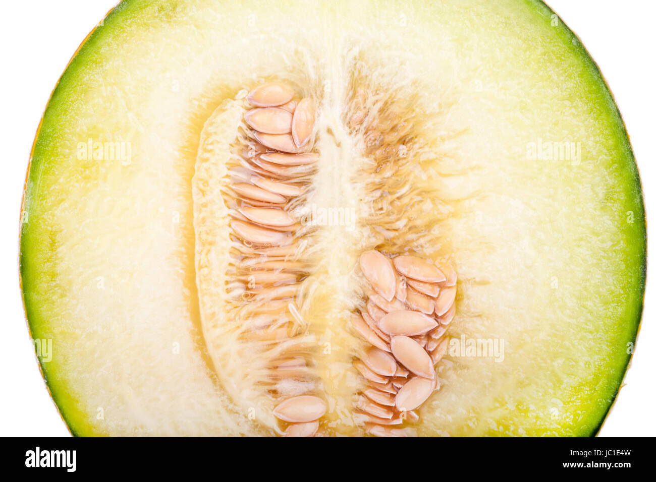 Querschnitt einer Galia Cantaloupemelone isoliert vor weißem Hintergrund Stock Photo