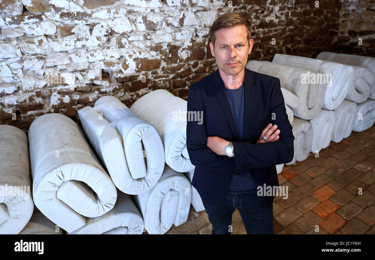 Colditz, Germany. 13th June, 2017. Leipzig-based artist Thomas Moecker ...