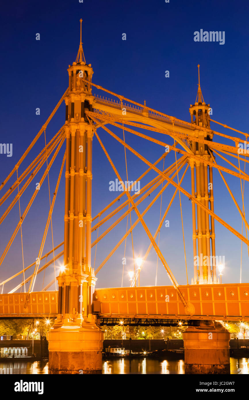 England, London, Chelsea, Albert Bridge Stock Photo Alamy