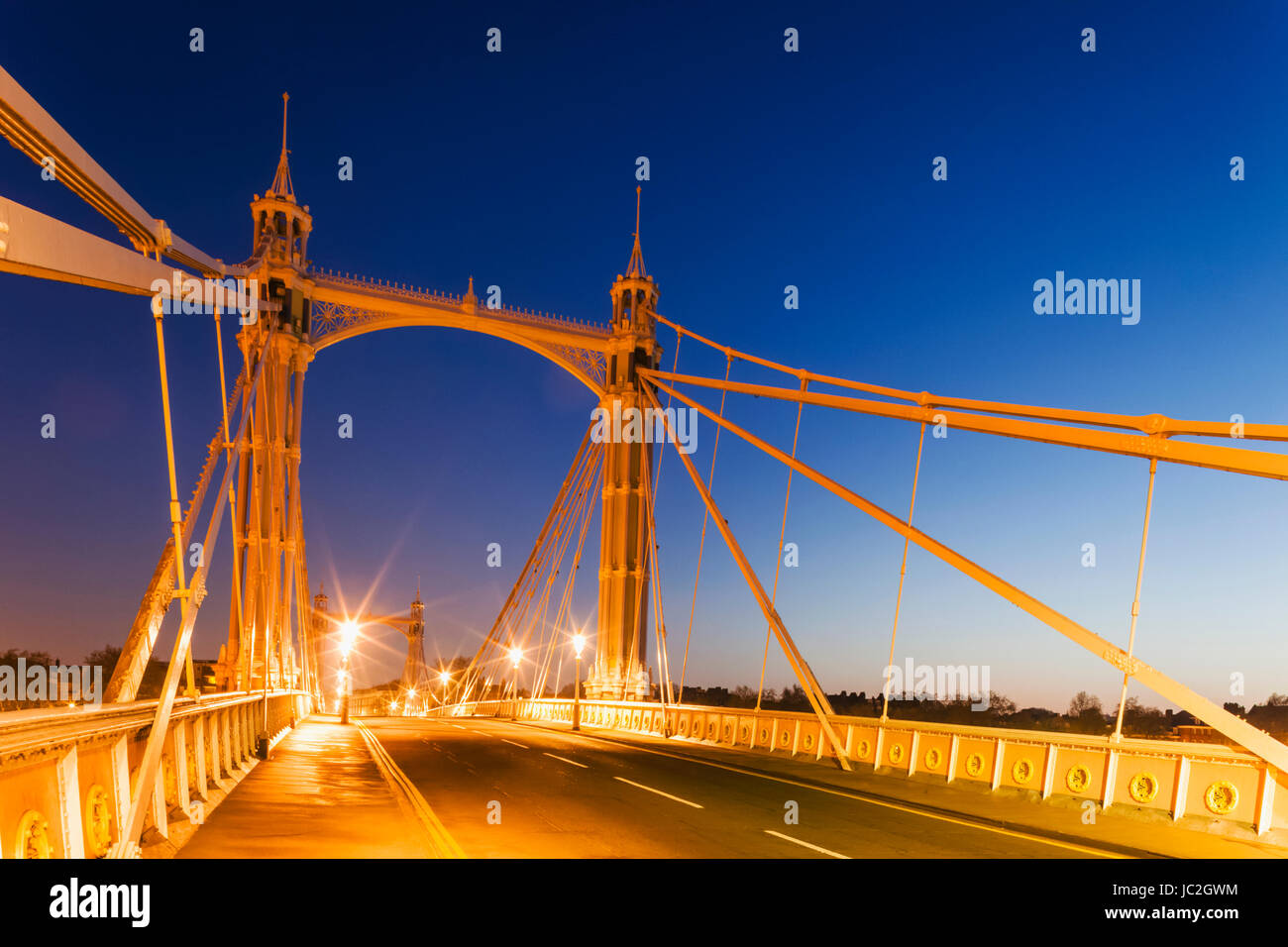 England, London, Chelsea, Albert Bridge Stock Photo Alamy