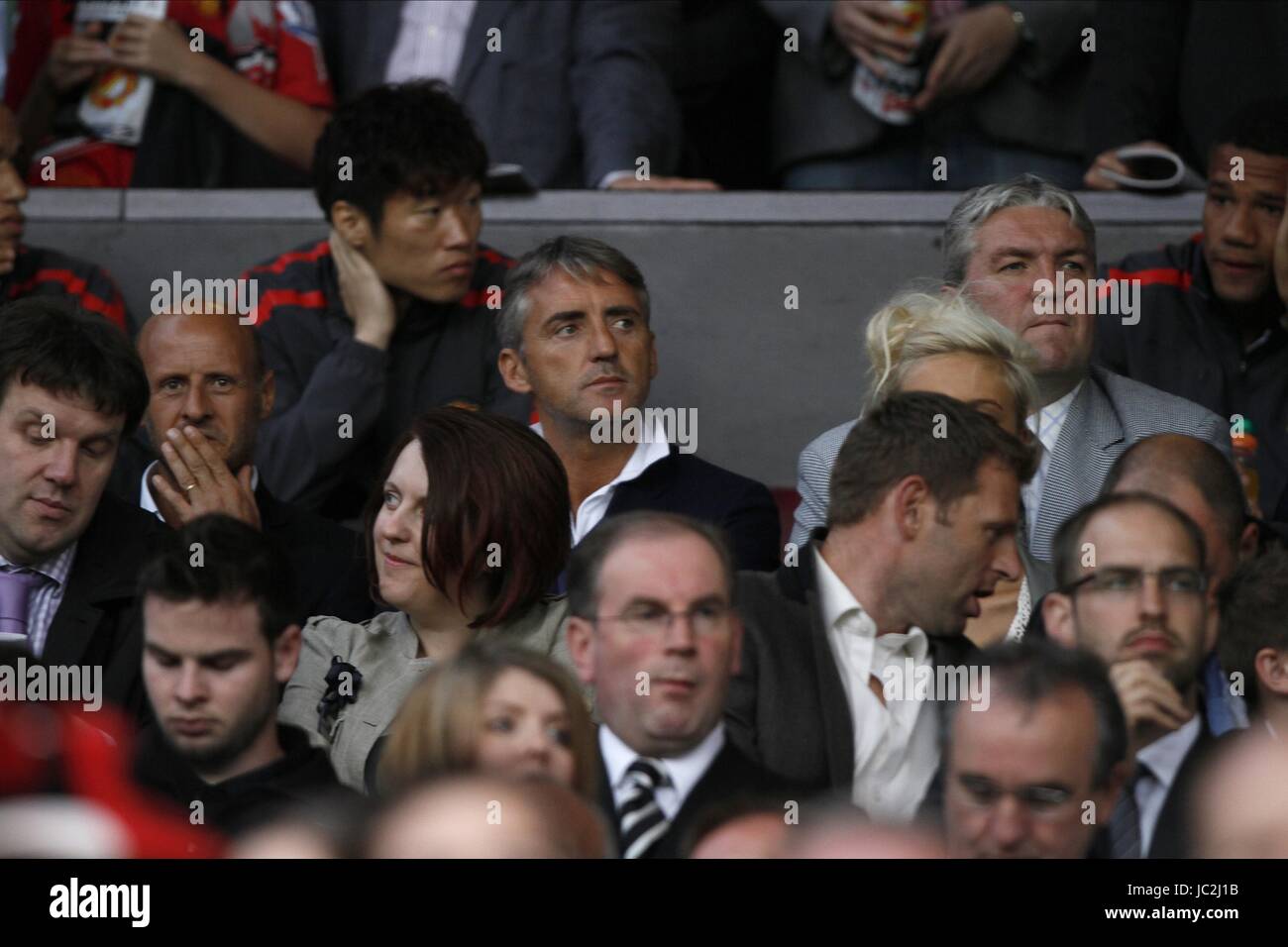 ROBERTO MANCINI AT OLD TRAFFOR MANCHESTER UNITED V NEWCASTLE OLD ...