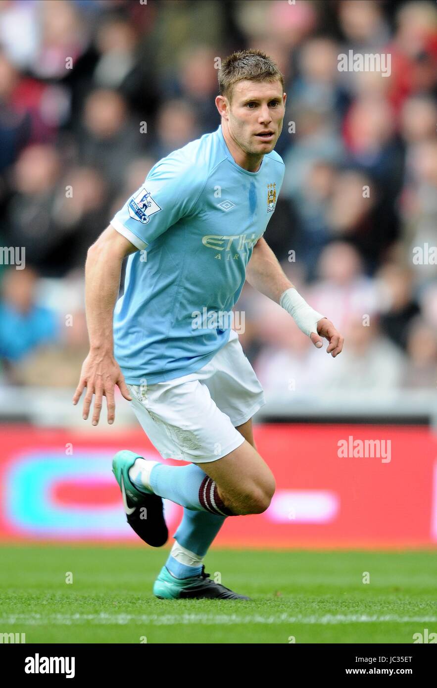 JAMES MILNER MANCHESTER CITY FC MANCHESTER CITY FC STADIUM OF LIGHT ...