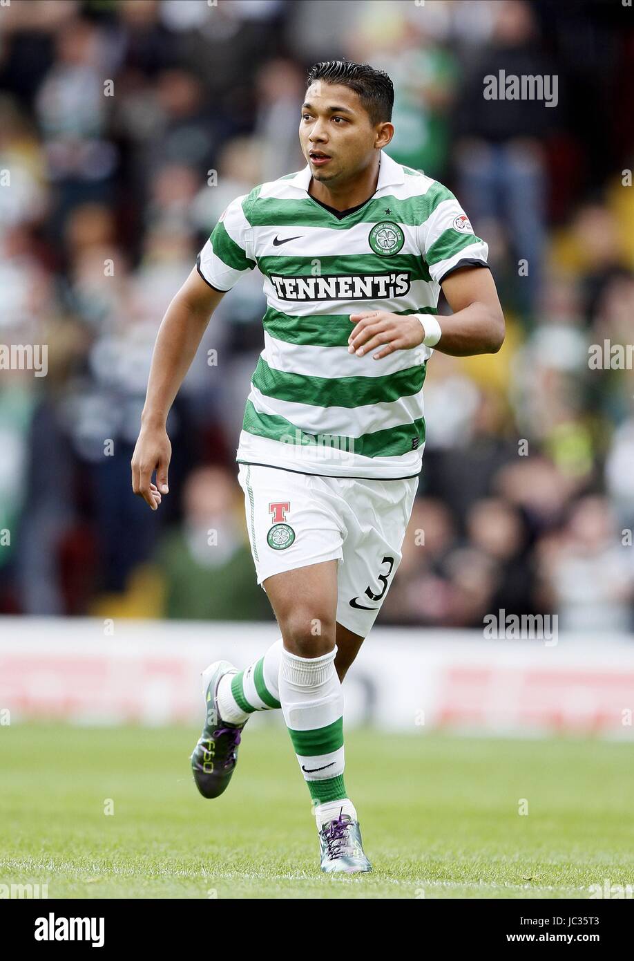 EMILIO IZAGUIRRE GLASGOW CELTIC FC GLASGOW CELTIC FC FIR PARK MOTHERWELL SCOTLAND 29 August 2010 Stock Photo