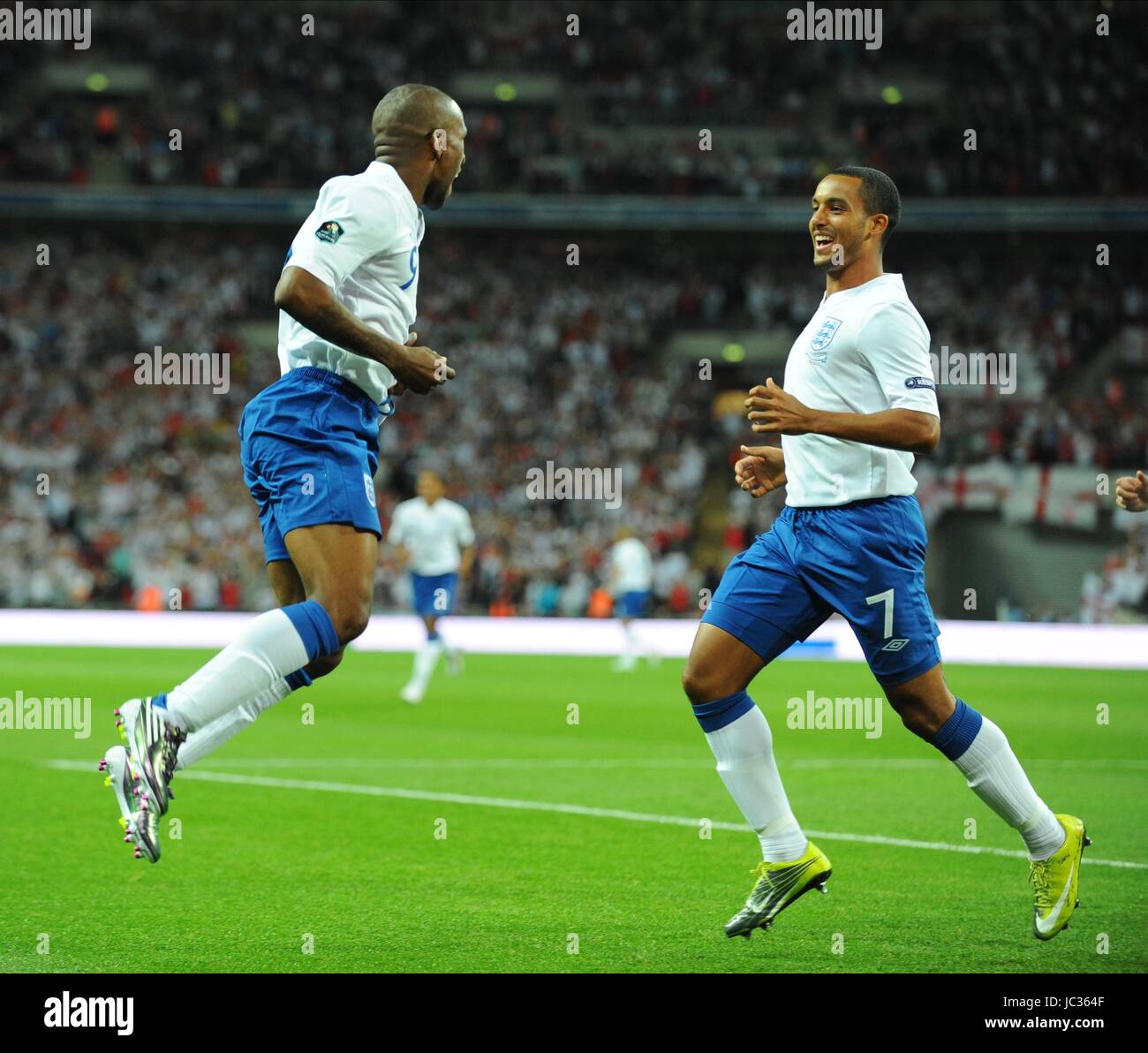 JERMAIN DEFOE & THEO WALCOTT C ENGLAND WEMBLEY STADIUM LONDON ENGLAND
