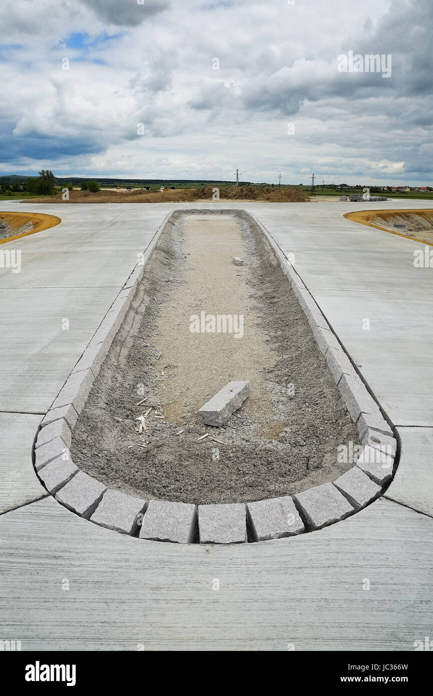 Concrete verge edge hi-res stock photography and images - Alamy