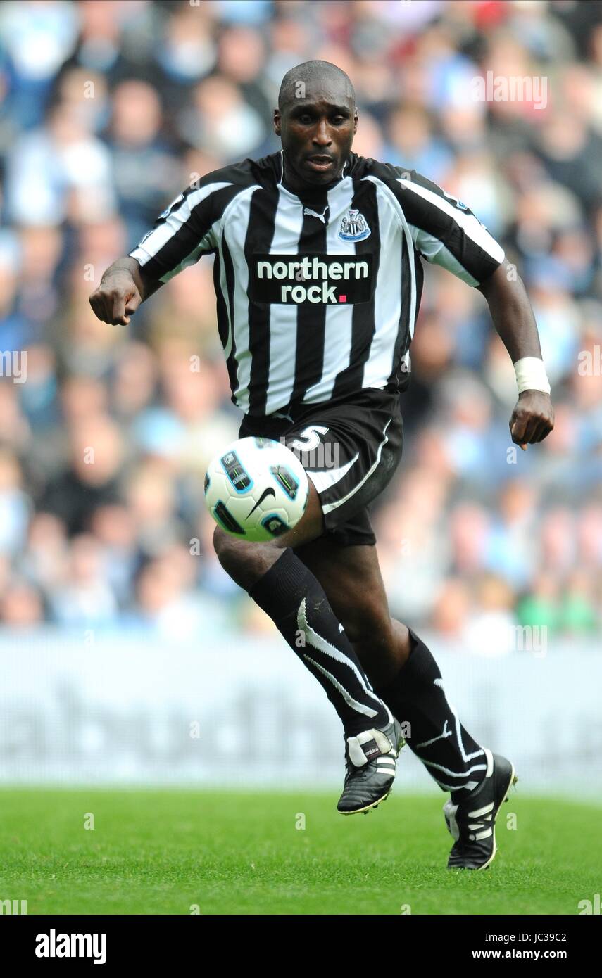 SOL CAMPBELL NEWCASTLE UNITED FC NEWCASTLE UNITED FC CITY OF MANCHESTER STADIUM MANCHESTER ENGLAND 03 October 2010 Stock Photo