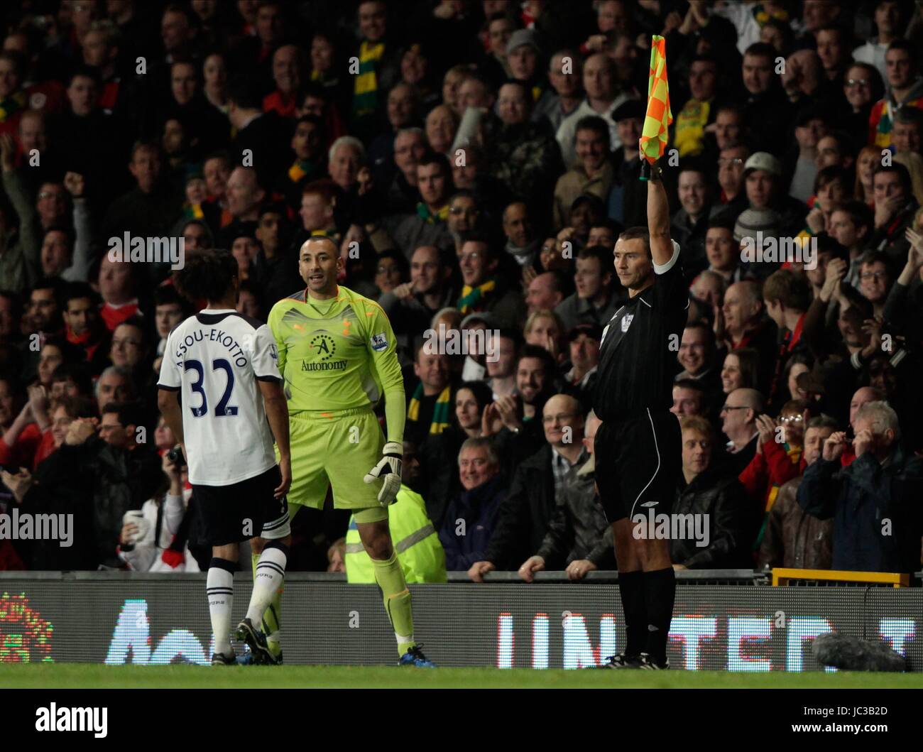 Football referee flags hi-res stock photography and images - Alamy