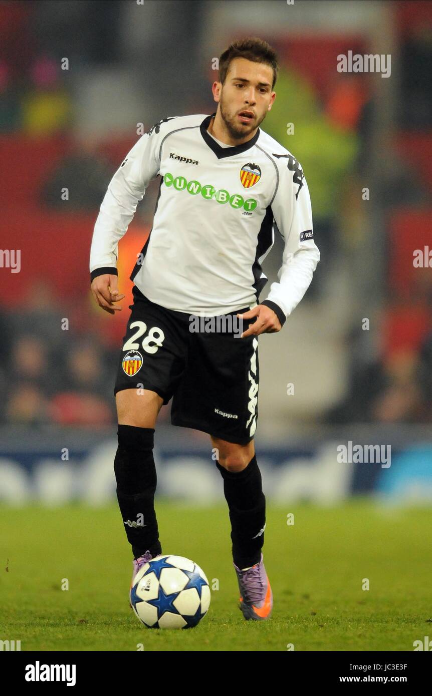 JORDI ALBA VALENCIA C.F. VALENCIA C.F. OLD TRAFFORD MANCHESTER ENGLAND 07  December 2010 Stock Photo - Alamy